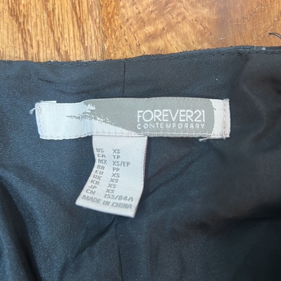 FOREVER 21 BLACK MINI DRESS CRISSCROSS BACK SIDE ZIPPER SILVER SHINY THREADS XS - Picture 6 of 6